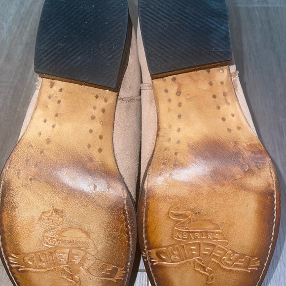 Onyx ankle suede bootie, by Freebird. - Picture 5 of 6